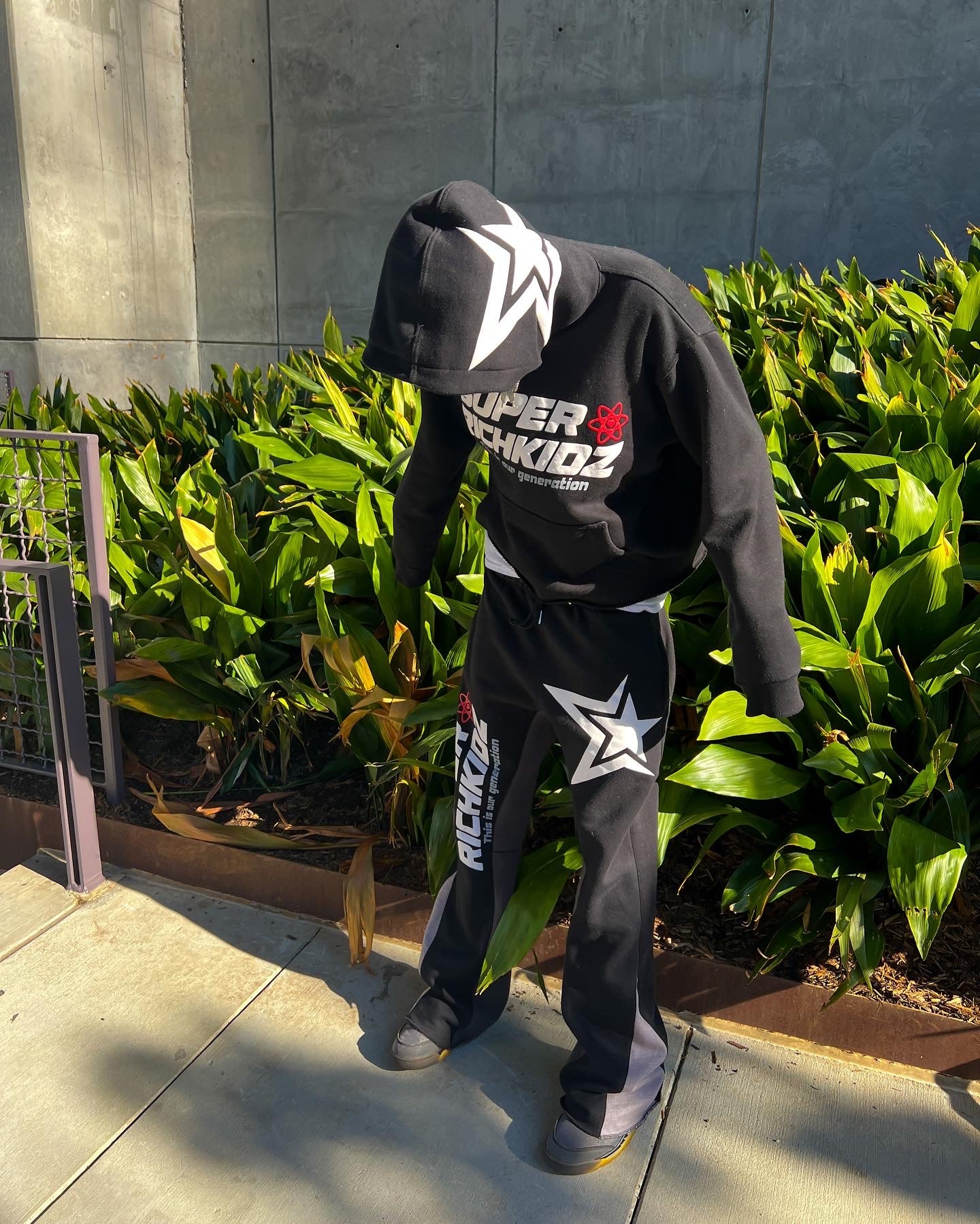 SUPERRICHKID V1 CROPPED BLACK HOODIE